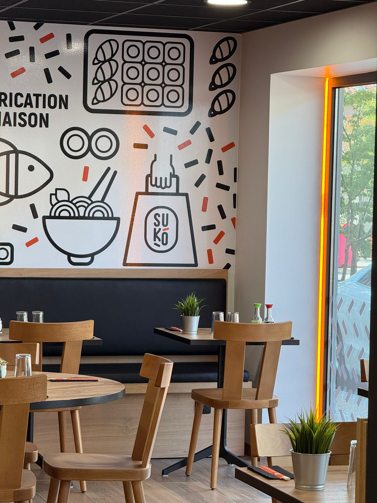 Restaurant japonais Saint Genis / Pays de Gex avec SUKO SUSHI, maki, sushi, ramen, pokebowl, service traiteur dans l'ain. 